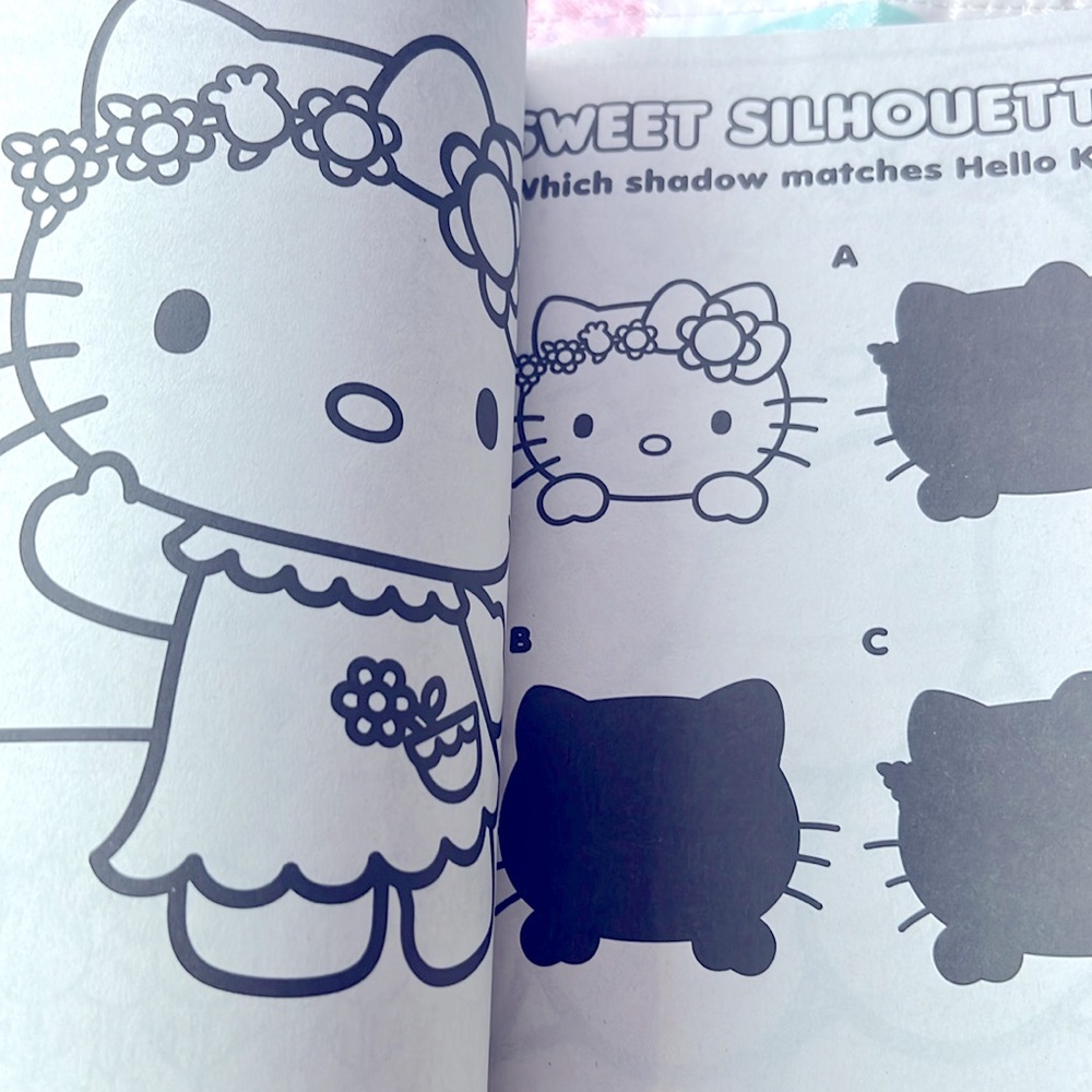 Hello Kitty Coloring Book - Picture 3 of 11